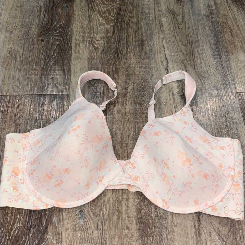 Jessica Simpson bra 42 D